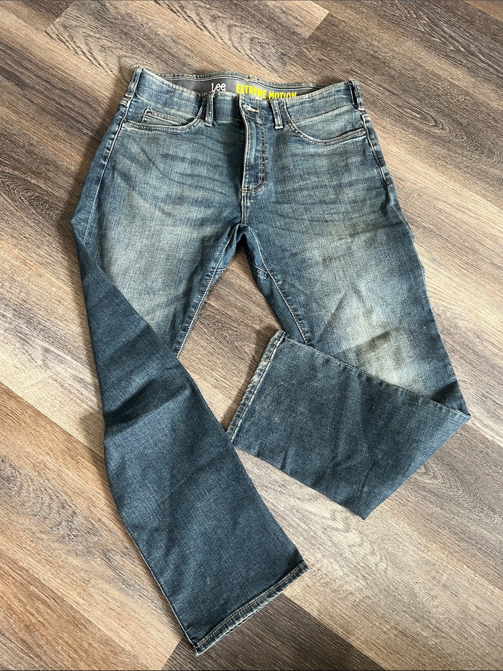 (9) NWOT Lee Men's Straight Jeans in Faded Blue Denim